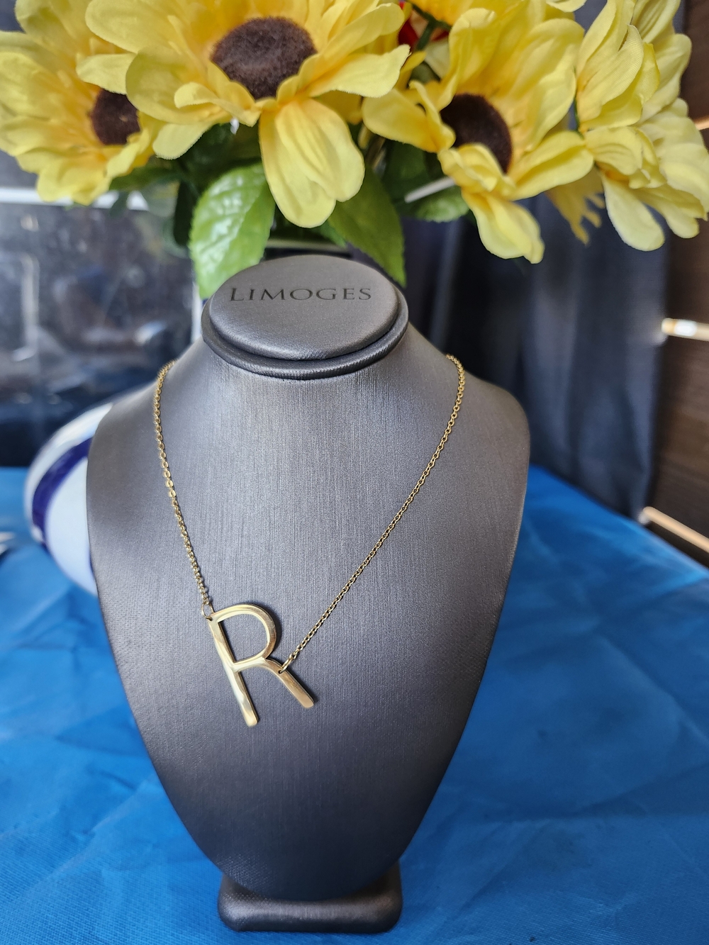 Gold Initial 'R' Pendant Necklace - Women Jewelry